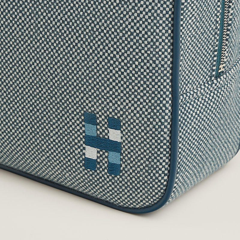 Chapitre H Cavalier case, large model - Blue | Hermès Chapitre H Cavalier case, large model - Blue | Hermès